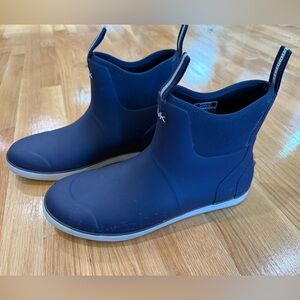 Huk Men’s Rogue Wave Rain Shoe M12